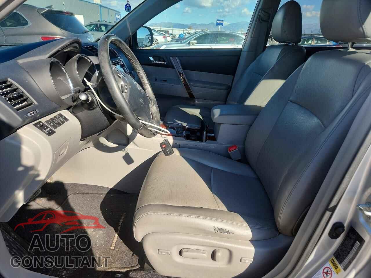 TOYOTA HIGHLANDER 2013 - 5TDDK3EH8DS237107