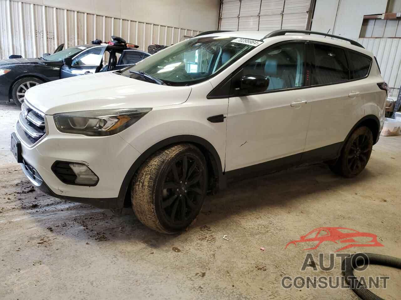 FORD ESCAPE 2018 - 1FMCU0GD2JUB11696