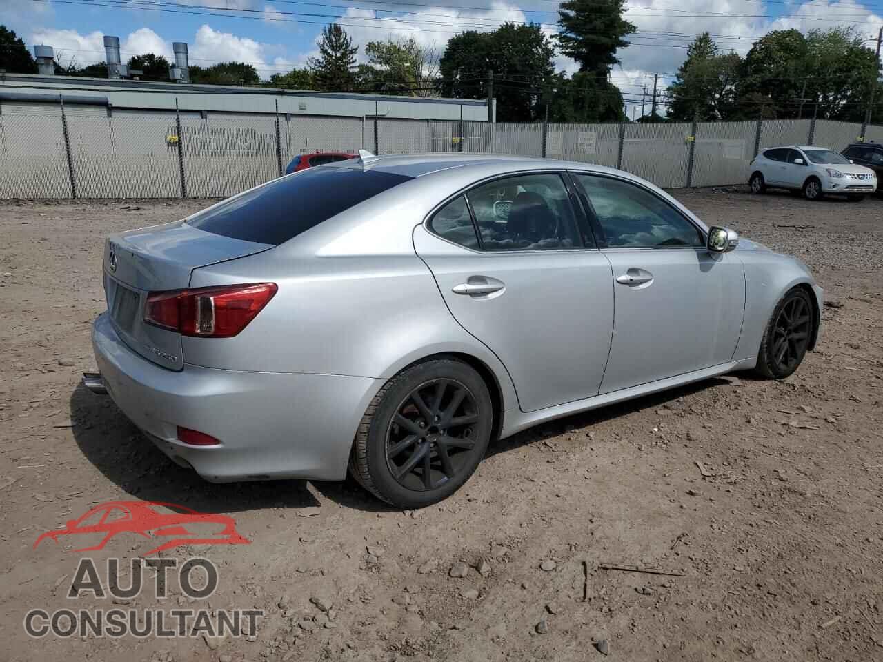 LEXUS IS 2011 - JTHCF5C29B5049028