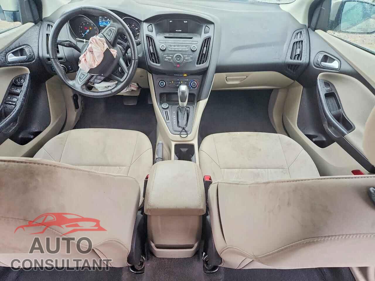 FORD FOCUS 2015 - 1FADP3K2XFL324115