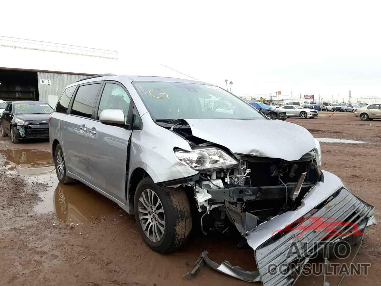 TOYOTA SIENNA 2018 - 5TDYZ3DC9JS945901