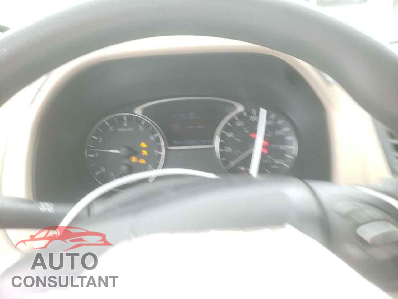 NISSAN PATHFINDER 2017 - 5N1DR2MM7HC618356