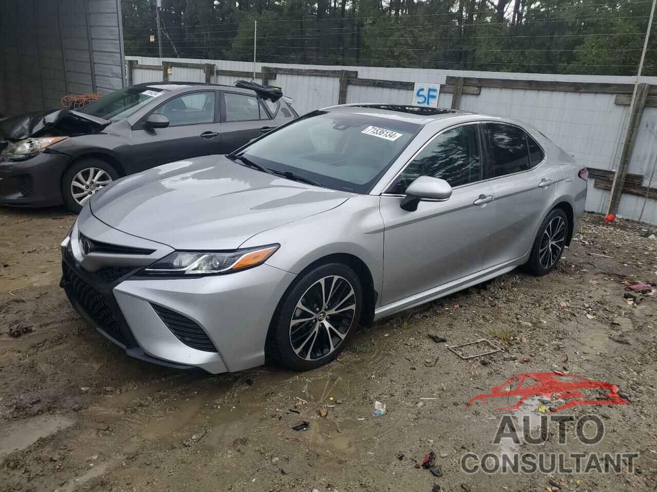 TOYOTA CAMRY 2018 - 4T1B11HK8JU613815