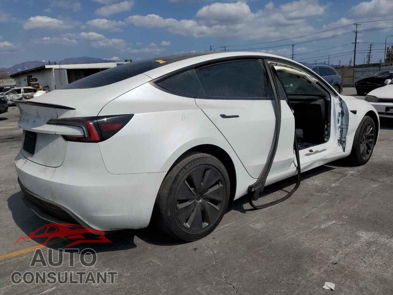 TESLA MODEL 3 2024 - 5YJ3E1EA7RF868985
