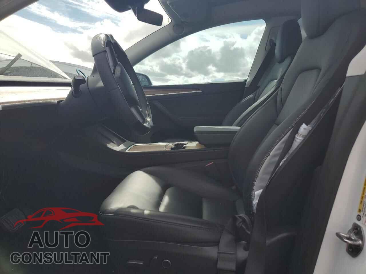 TESLA MODEL Y 2024 - 7SAYGDED2RF122734