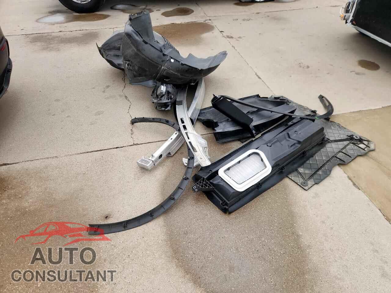 TESLA MODEL Y 2024 - 7SAYGAEEXRF084368