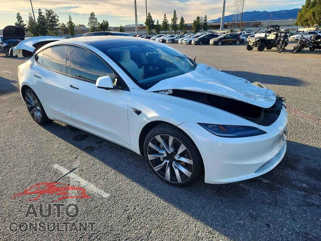 TESLA MODEL 3 2024 - 5YJ3E1EA8RF847529