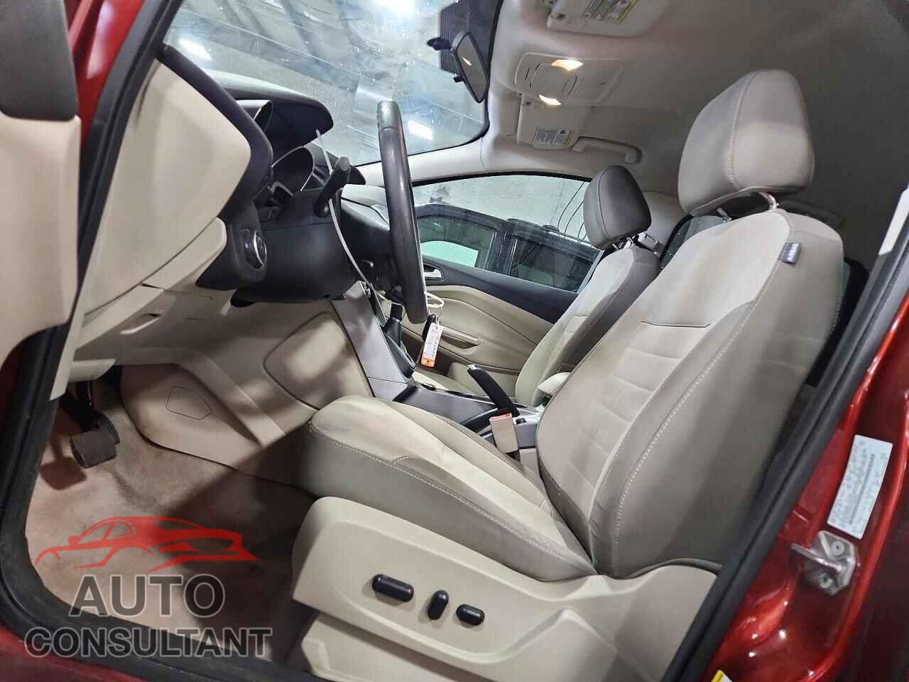 FORD ESCAPE 2015 - 1FMCU9GX2FUB06827