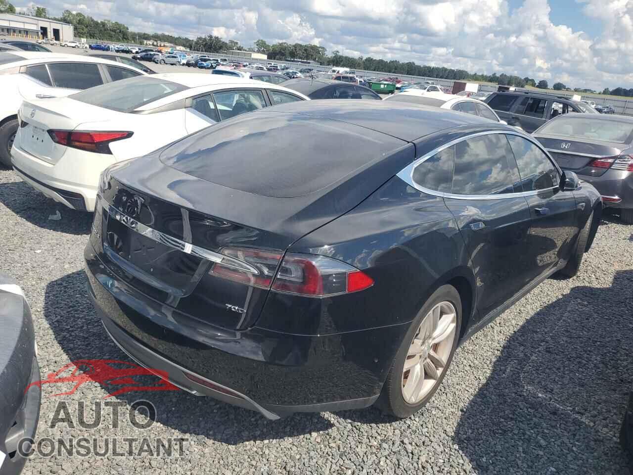 TESLA MODEL S 2015 - 5YJSA1S28FF085819