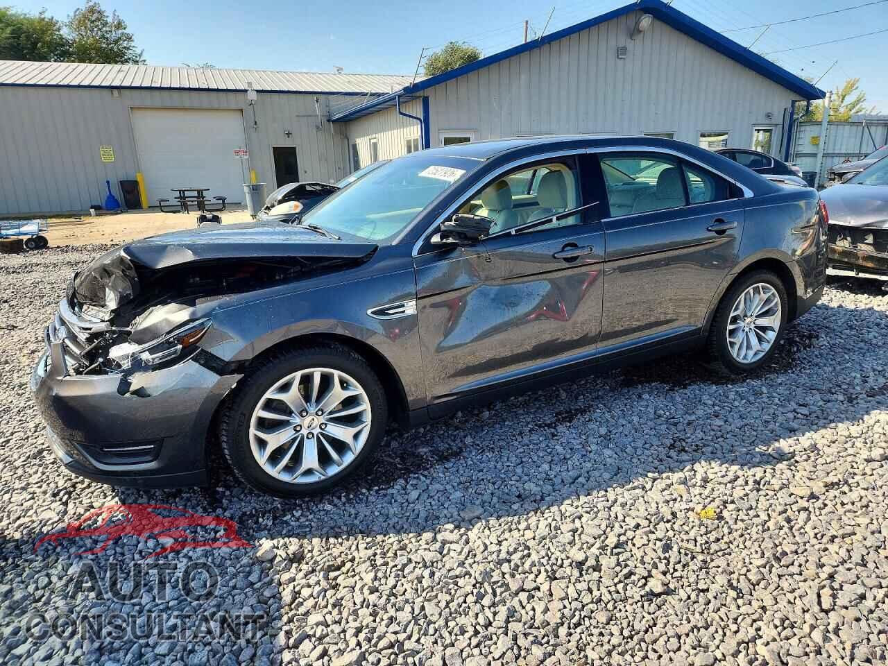 FORD TAURUS 2018 - 1FAHP2F86JG126143