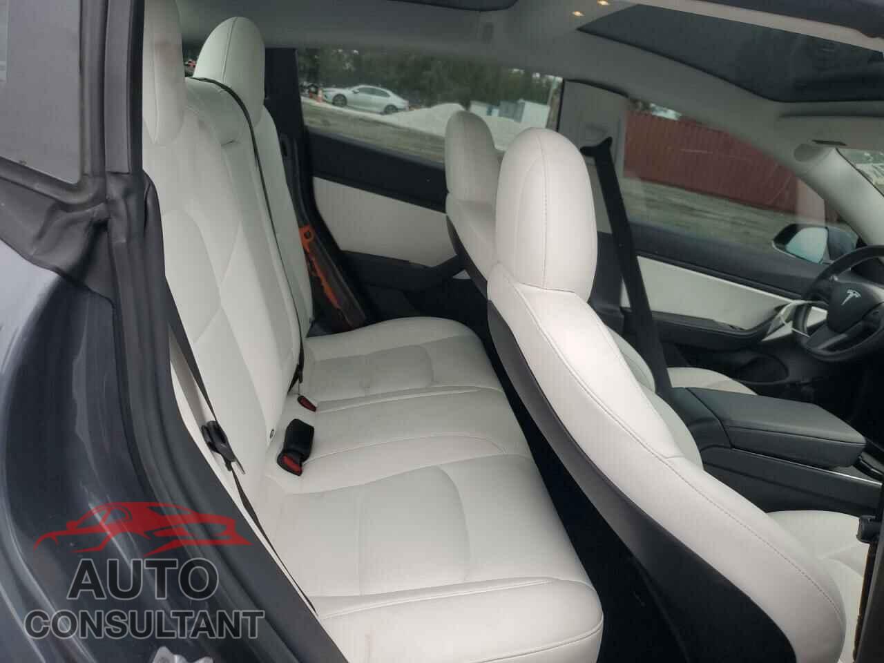 TESLA MODEL 3 2018 - 5YJ3E1EB0JF170232