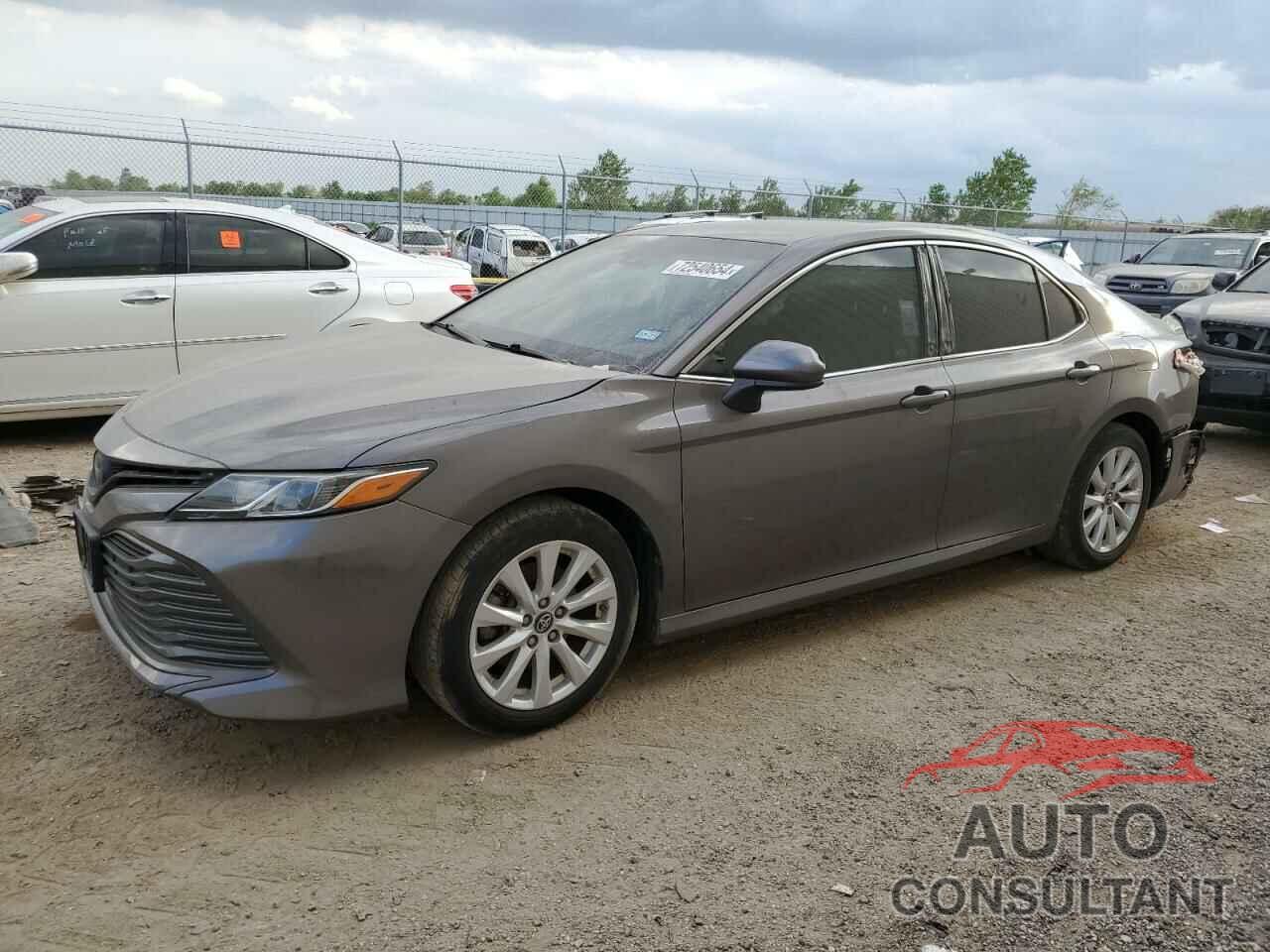 TOYOTA CAMRY 2018 - 4T1B11HK2JU532888