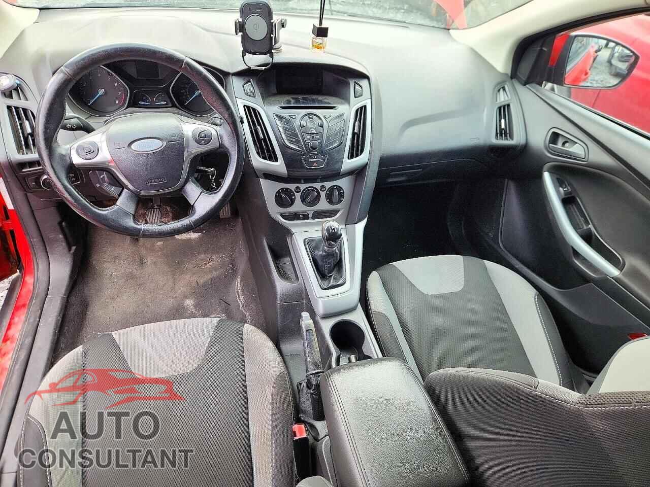 FORD FOCUS 2012 - 1FAHP3K23CL268869