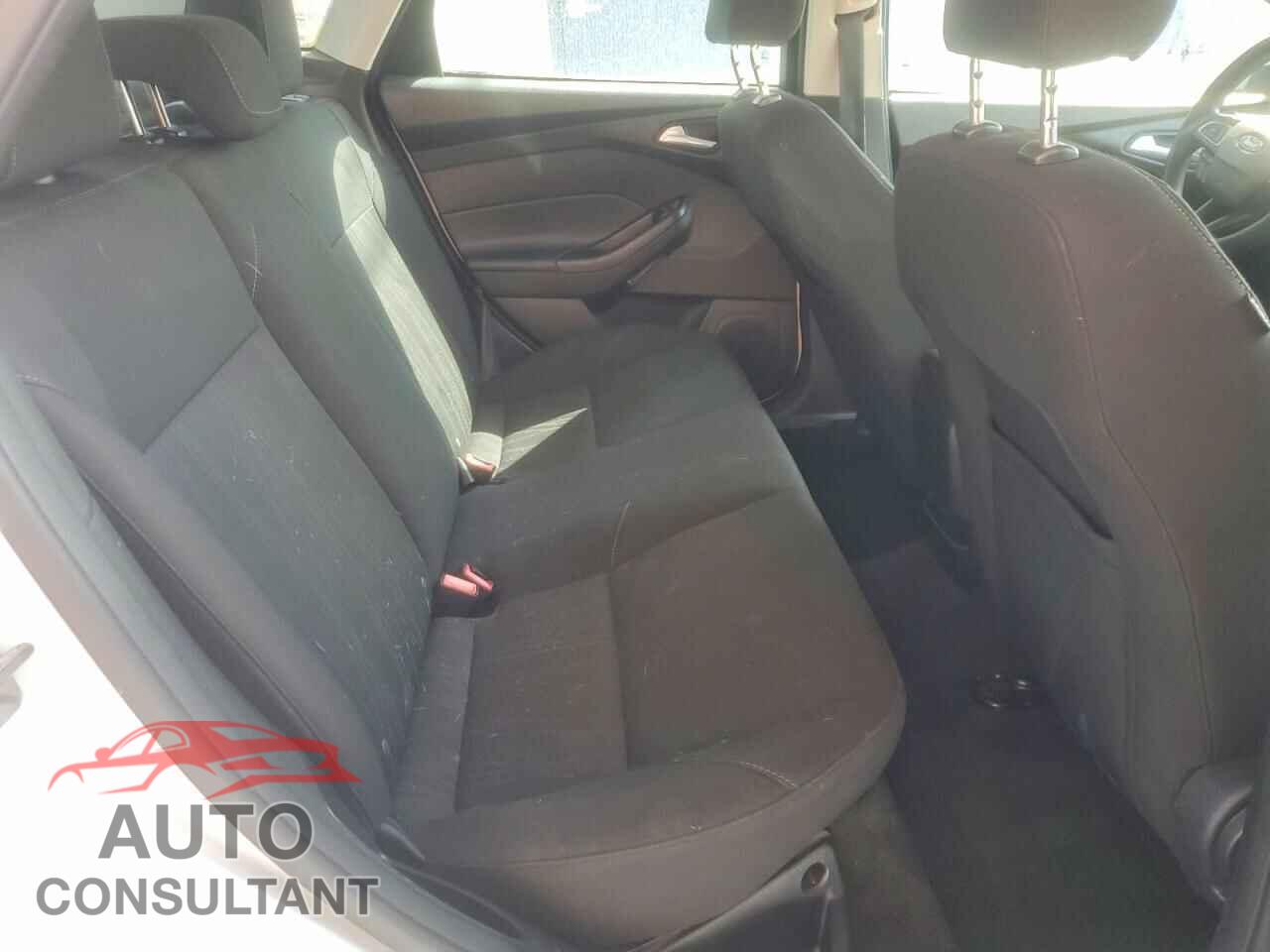 FORD FOCUS 2016 - 1FADP3F2XGL239111