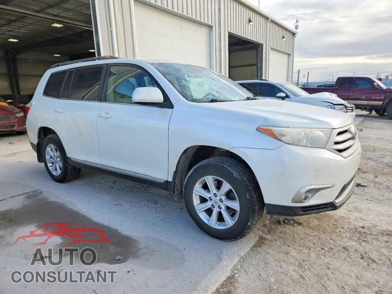 TOYOTA HIGHLANDER 2011 - 5TDBK3EH7BS082103