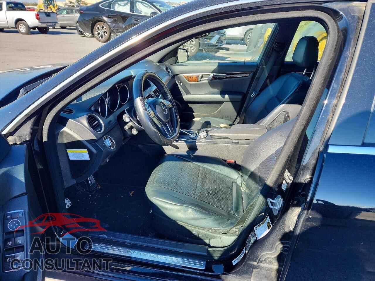 MERCEDES-BENZ C-CLASS 2014 - WDDGF4HB8EA948650