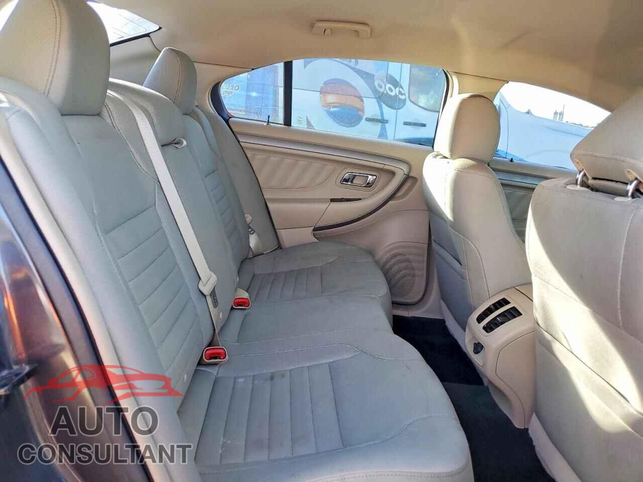 FORD TAURUS 2017 - 1FAHP2D86HG113468