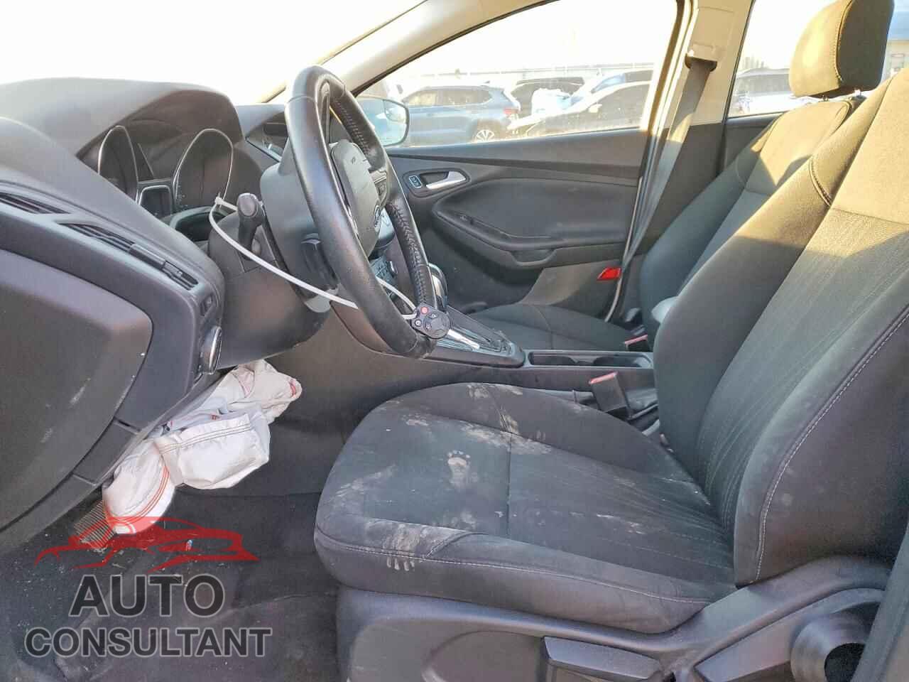 FORD FOCUS 2015 - 1FADP3F28FL293781
