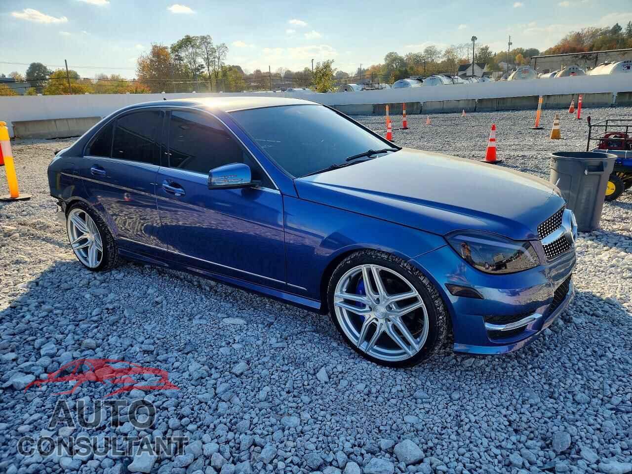 MERCEDES-BENZ C-CLASS 2012 - WDDGF8BB2CA712816