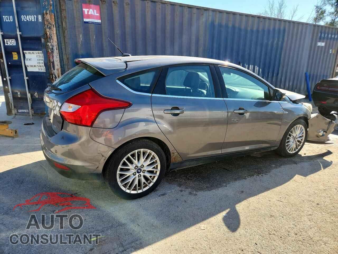 FORD FOCUS 2012 - 1FAHP3M27CL282903