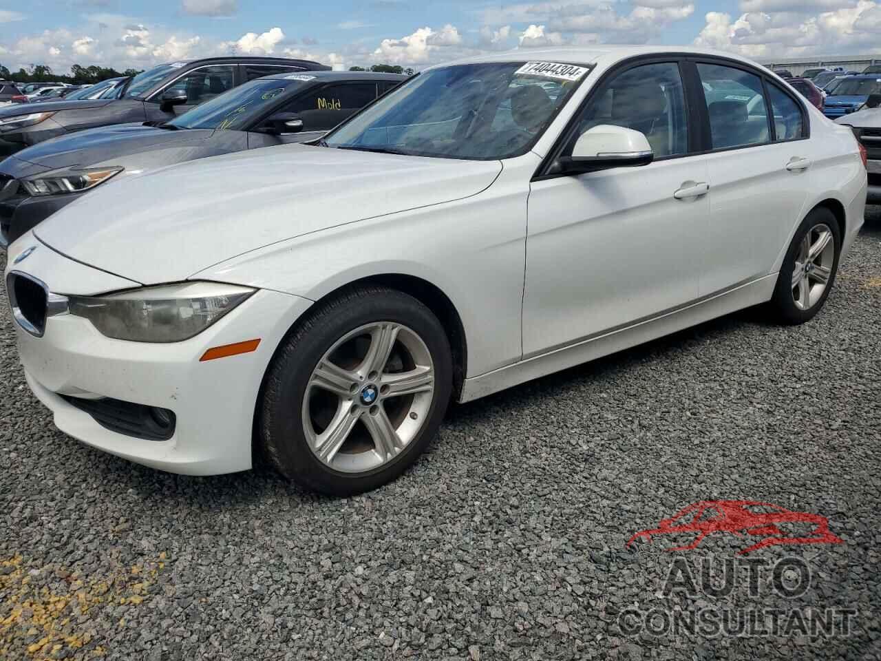 BMW 3 SERIES 2013 - WBA3C3C52DF981817