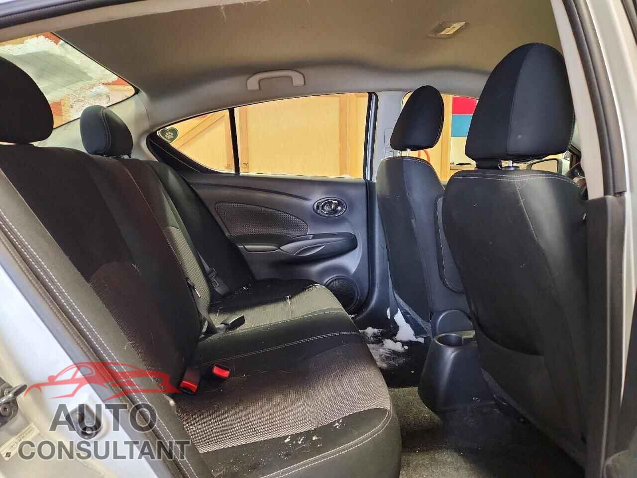 NISSAN VERSA 2019 - 3N1CN7AP3KL859093