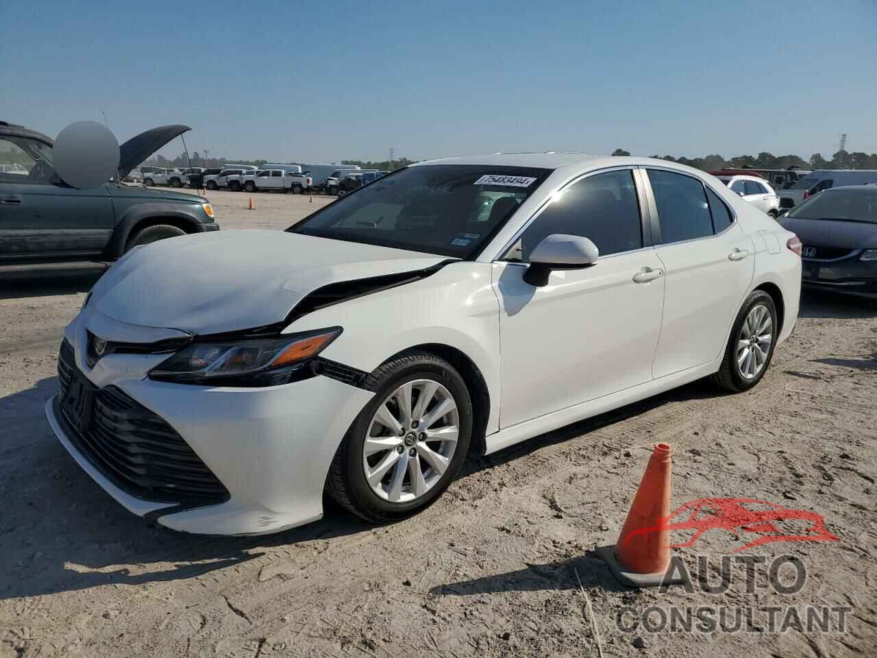 TOYOTA CAMRY 2018 - 4T1B11HK4JU113103