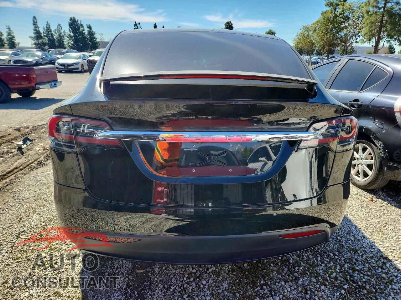 TESLA MODEL X 2018 - 5YJXCDE21JF120089
