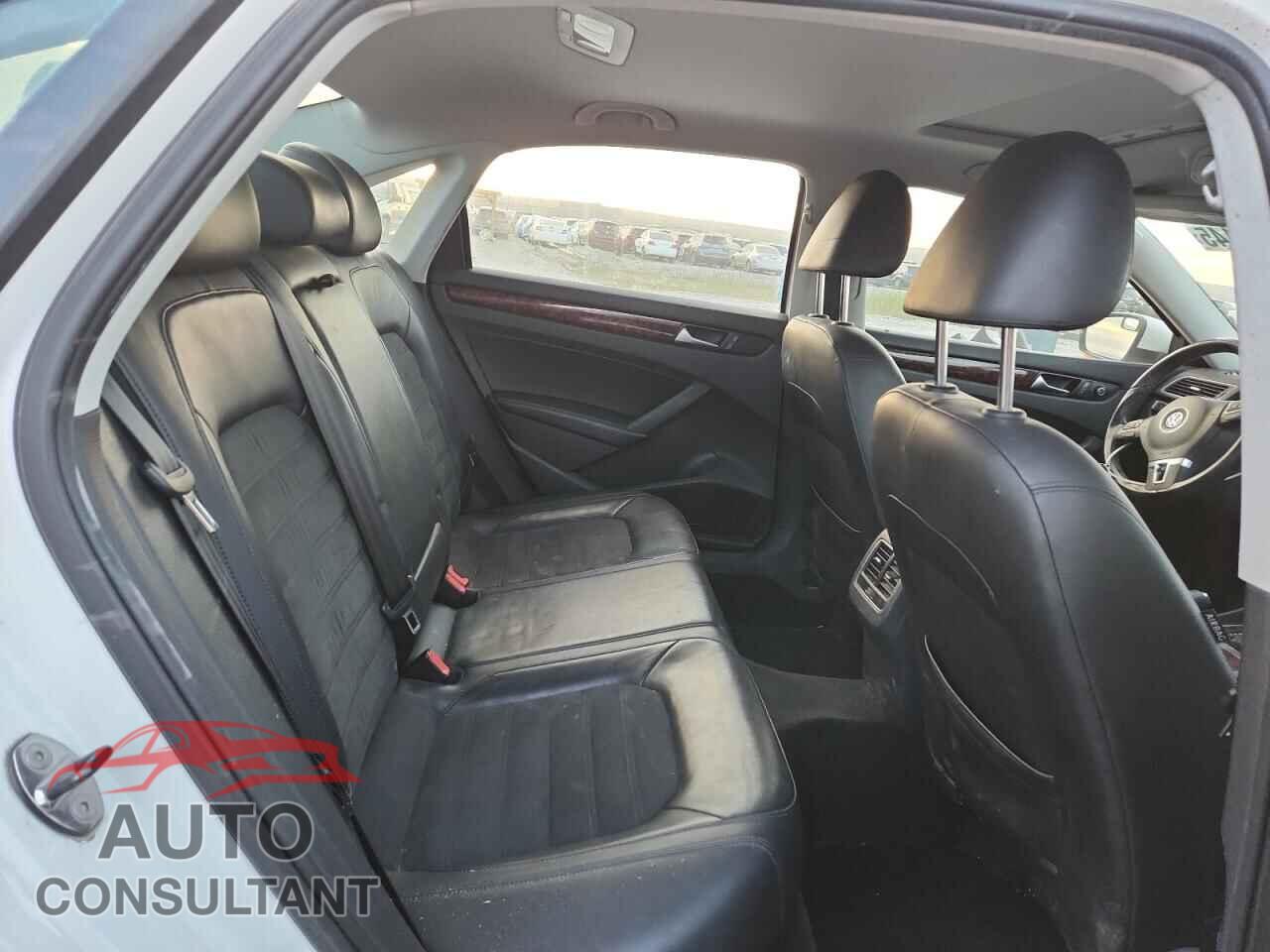VOLKSWAGEN PASSAT 2013 - 1VWCN7A34DC024366