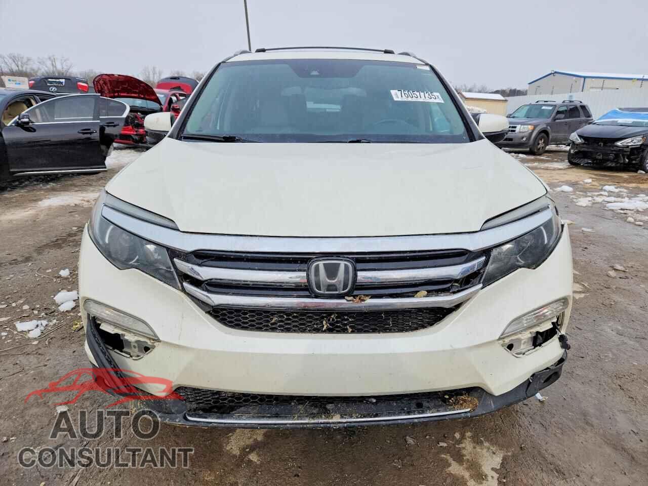 HONDA PILOT 2017 - 5FNYF5H97HB015495