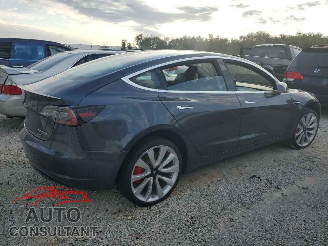 TESLA MODEL 3 2018 - 5YJ3E1EB5JF105716