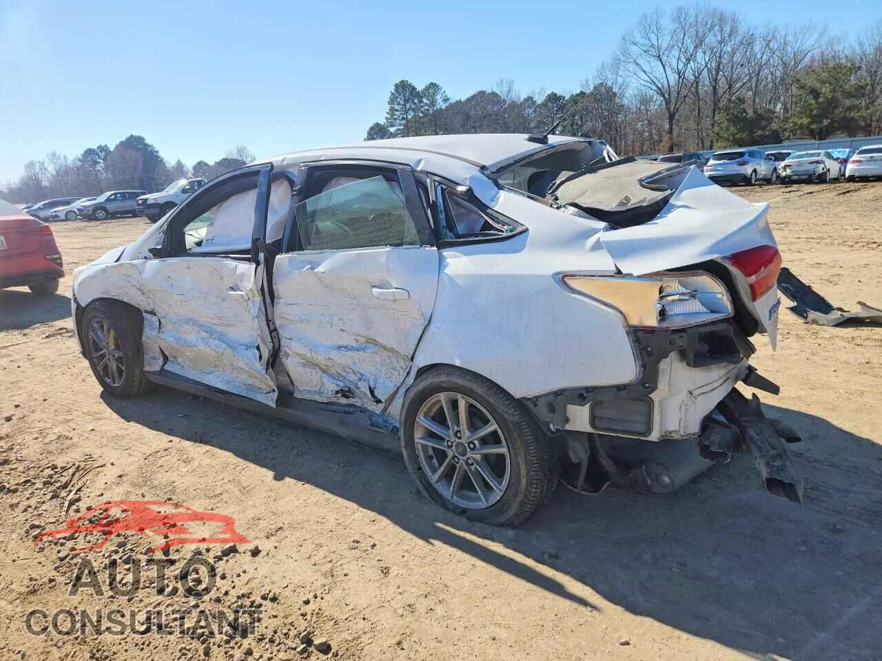 FORD FOCUS 2016 - 1FADP3F23GL352303