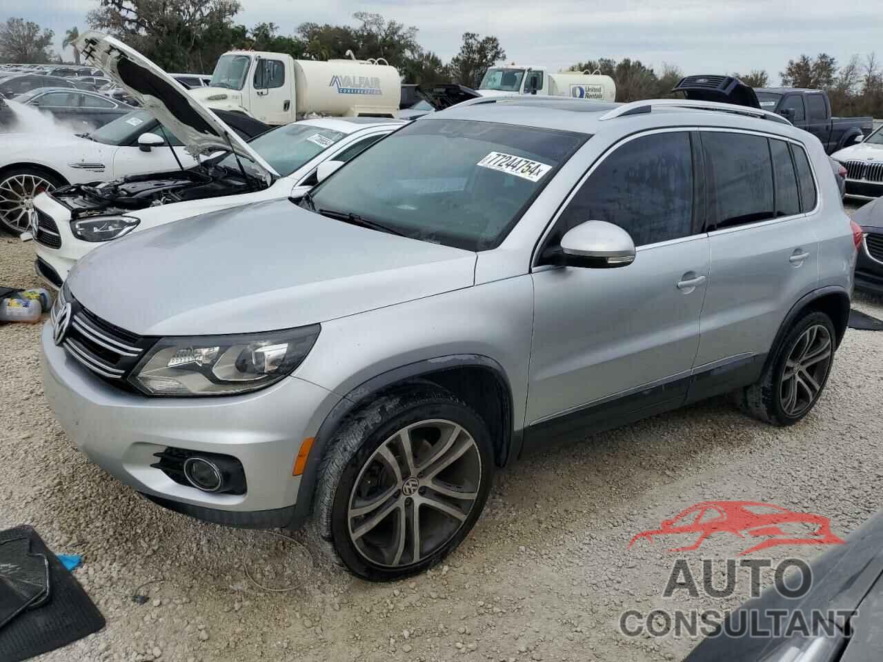 VOLKSWAGEN TIGUAN 2017 - WVGVV7AX6HK010636