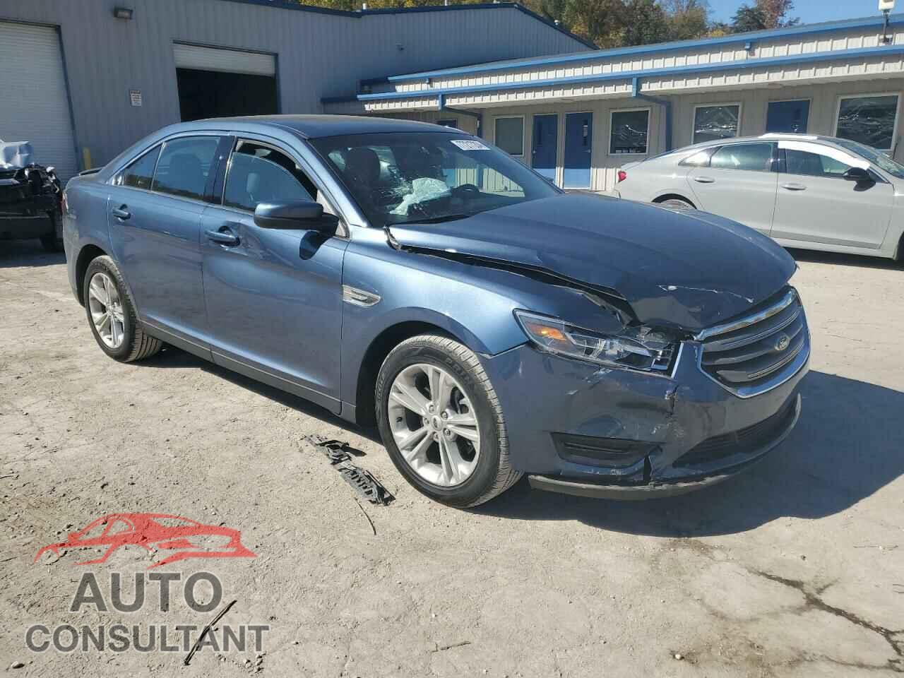 FORD TAURUS 2018 - 1FAHP2E88JG142216