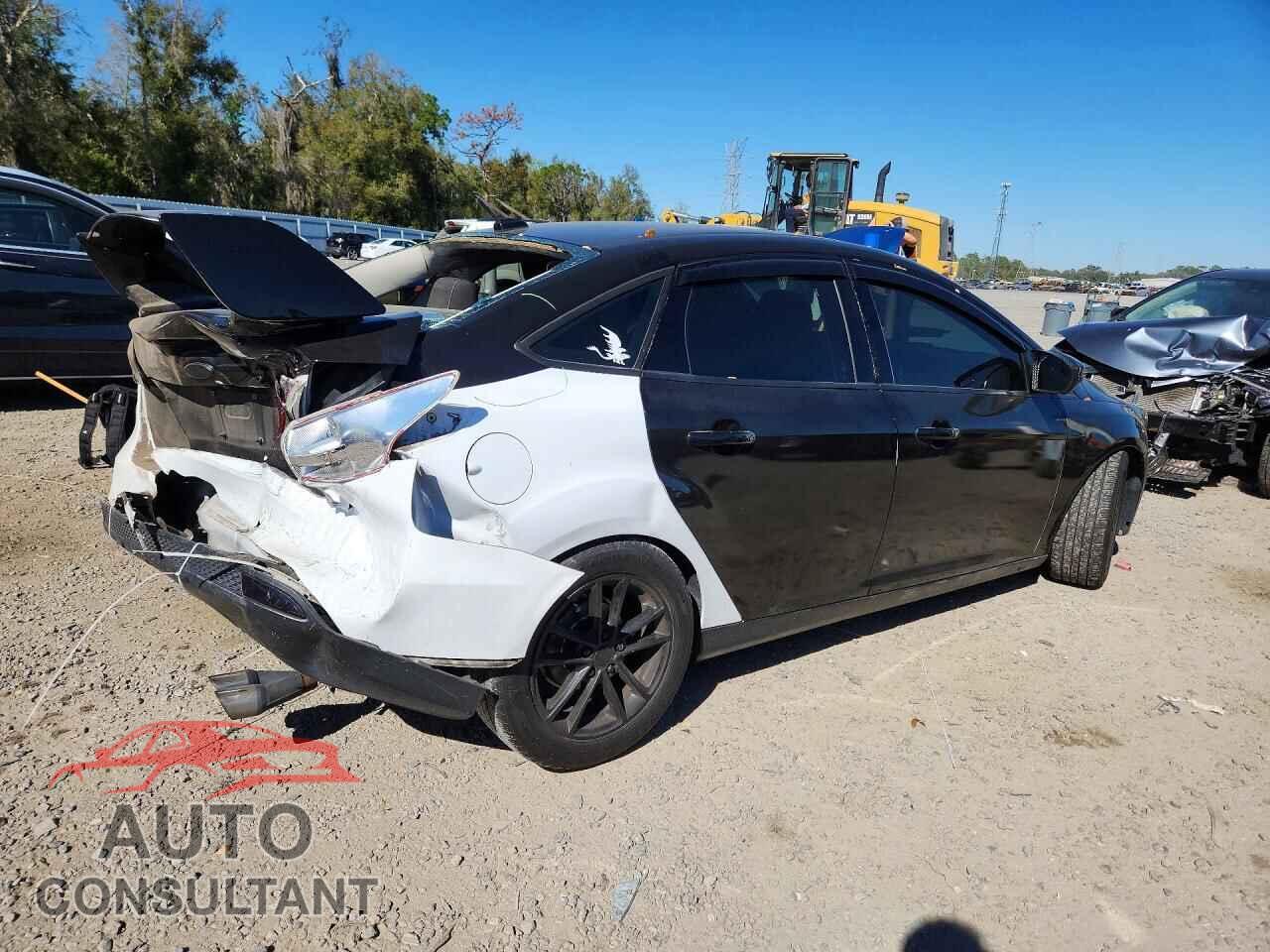 FORD FOCUS 2017 - 1FADP3F28HL208439
