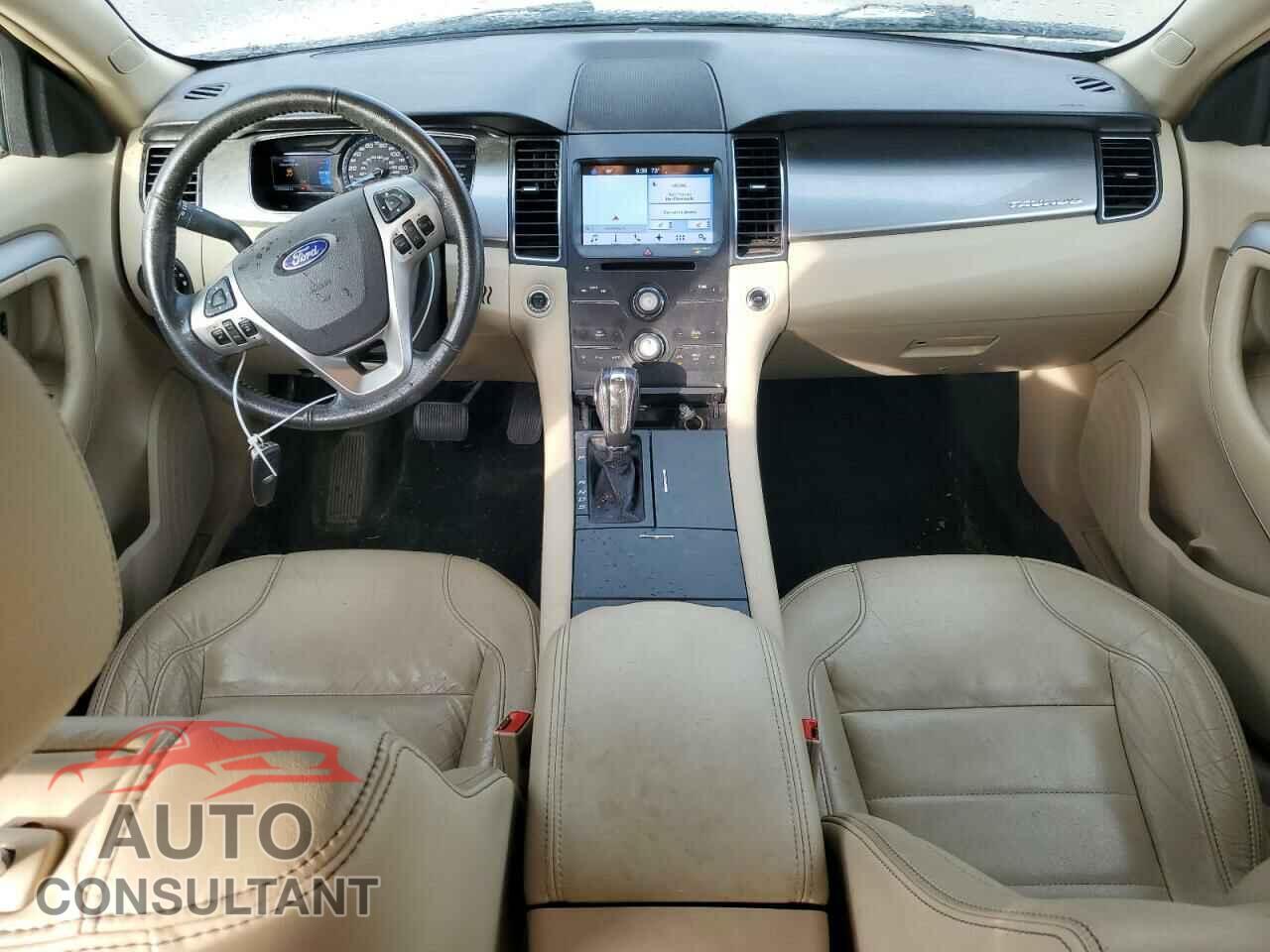 FORD TAURUS 2017 - 1FAHP2E80HG122181