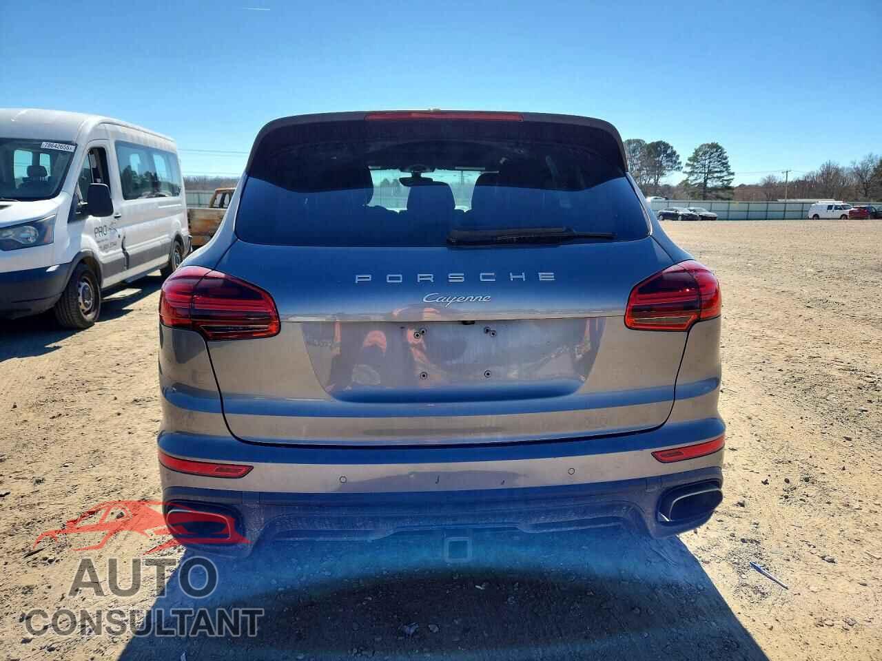PORSCHE CAYENNE 2016 - WP1AA2A24GLA06646