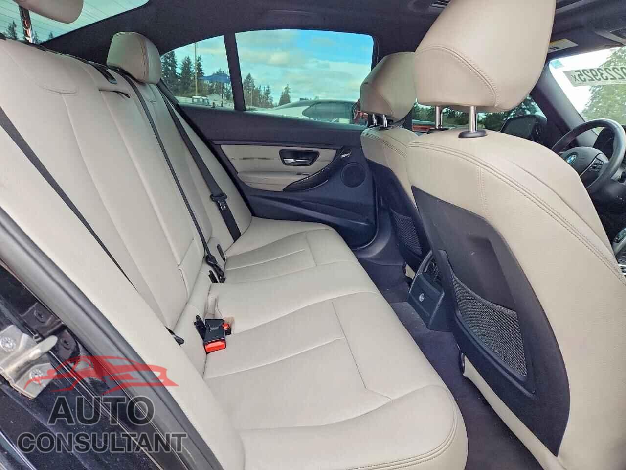 BMW 328 2013 - WBA3C1C54DF435444