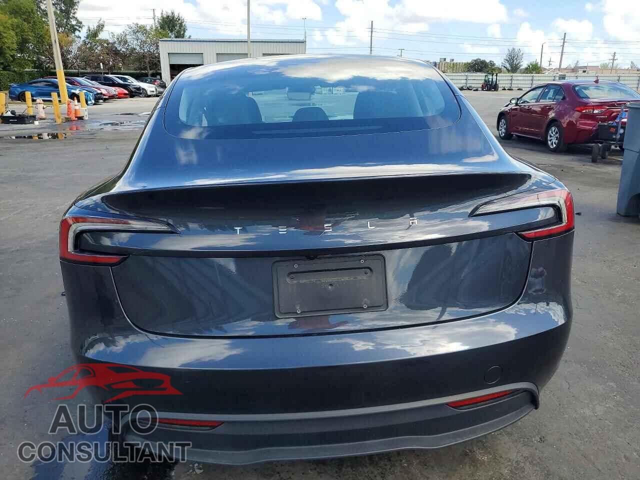 TESLA MODEL 3 2024 - 5YJ3E1EA5RF744410