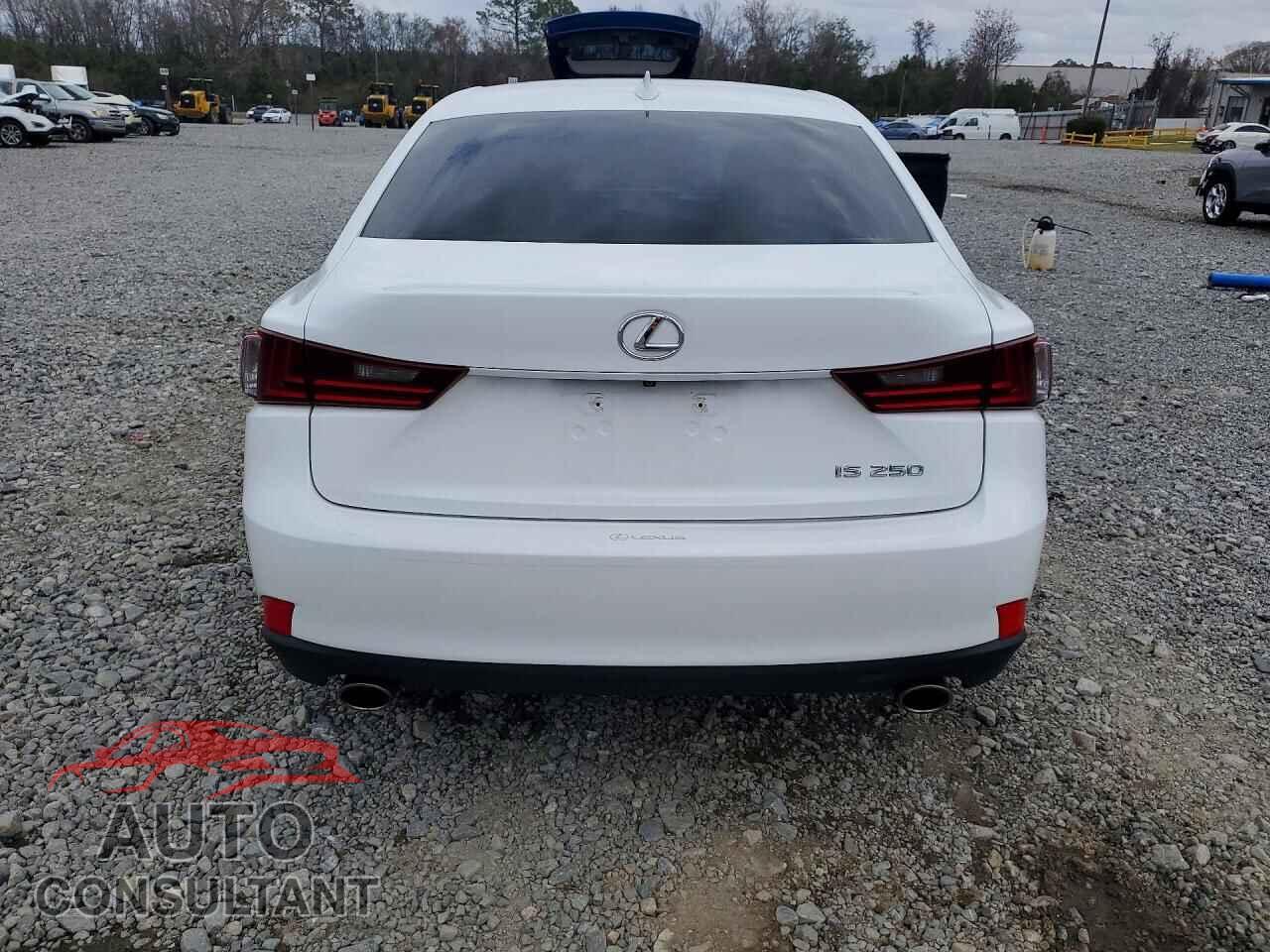 LEXUS IS 2014 - JTHBF1D27E5040268