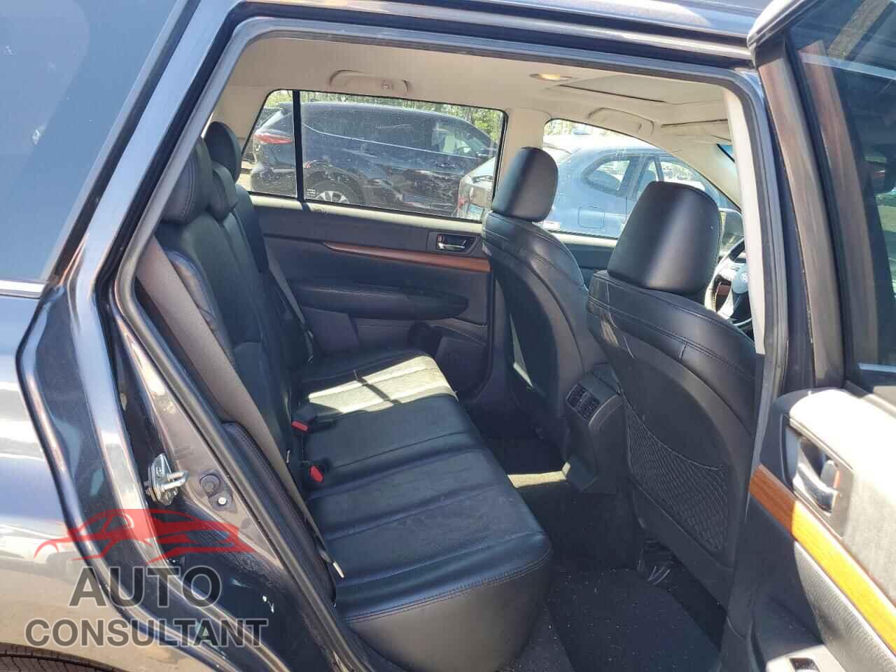 SUBARU OUTBACK 2013 - 4S4BRBKC4D3241075