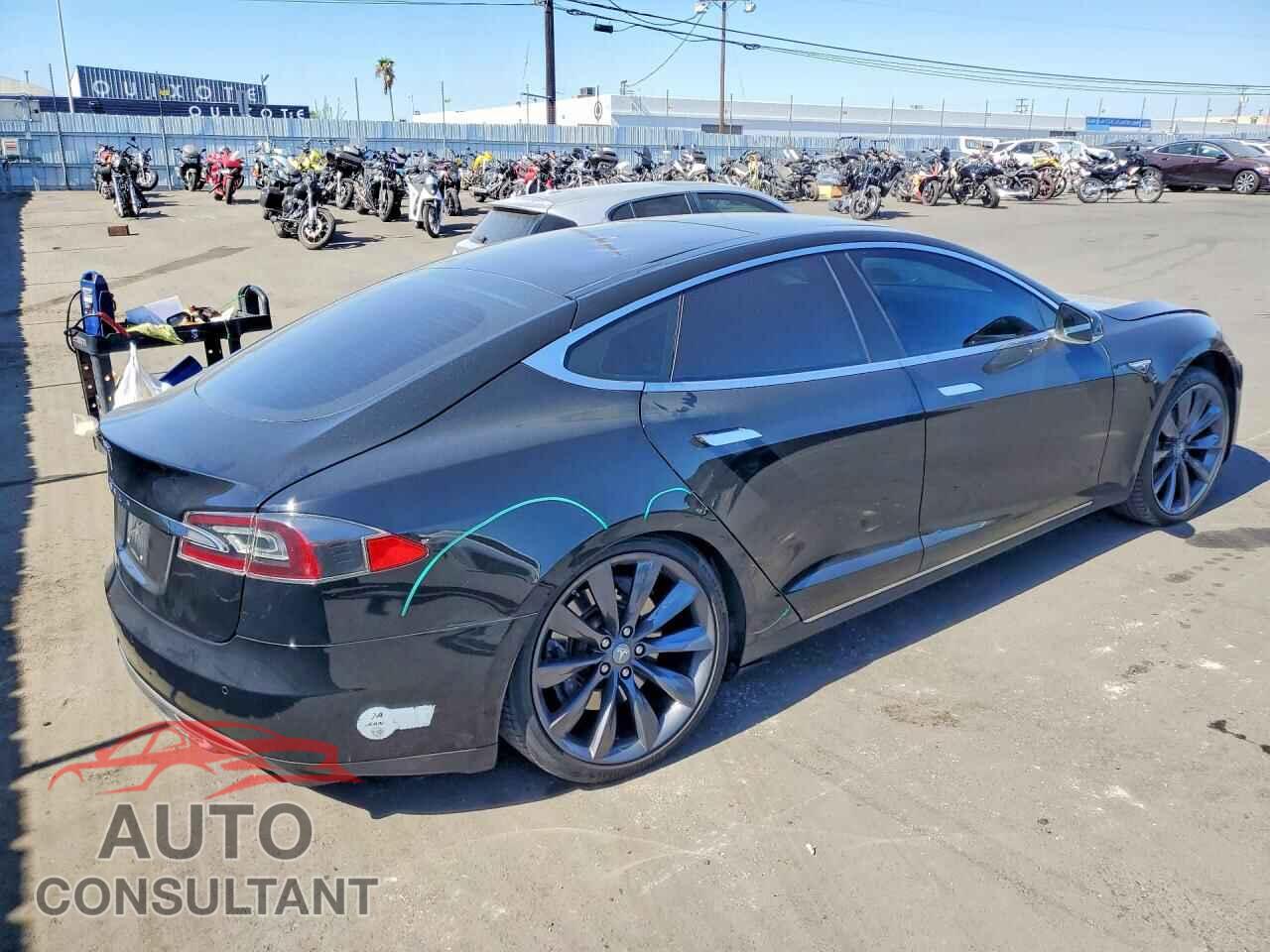 TESLA MODEL S 2013 - 5YJSA1CN9DFP27647