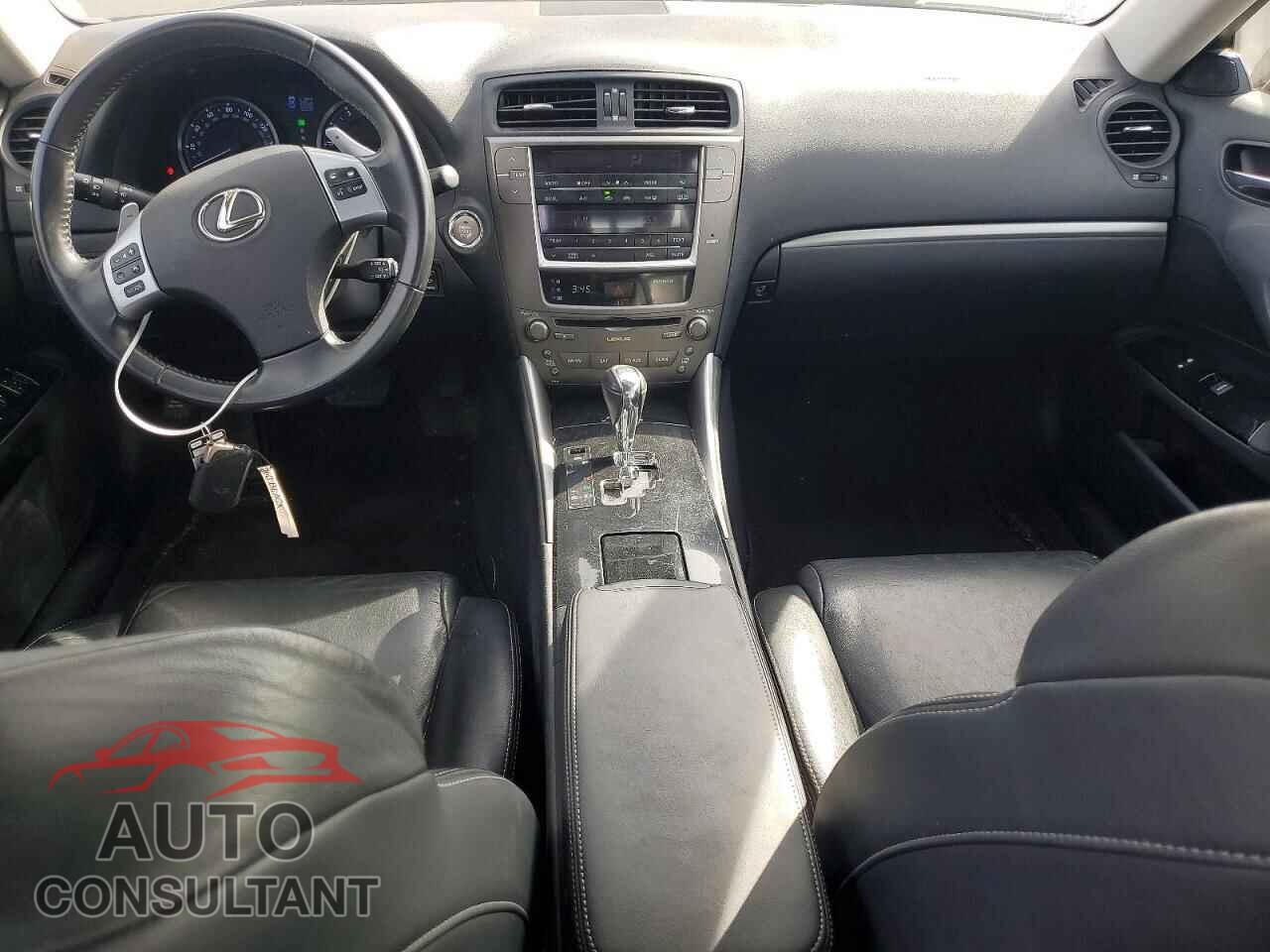 LEXUS IS 2011 - JTHBF5C24B5130093