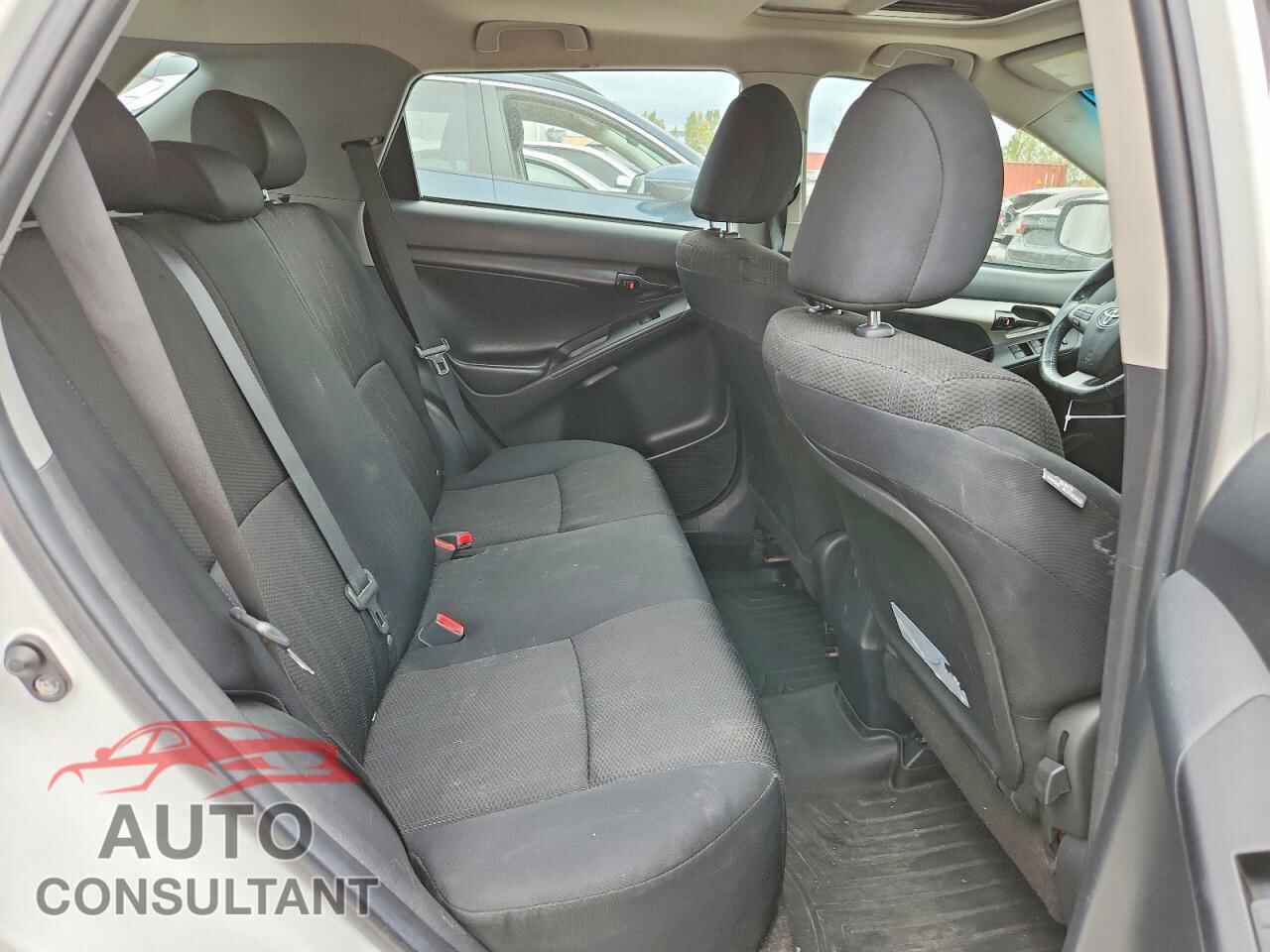 TOYOTA MATRIX 2011 - 2T1KU4EEXBC587471