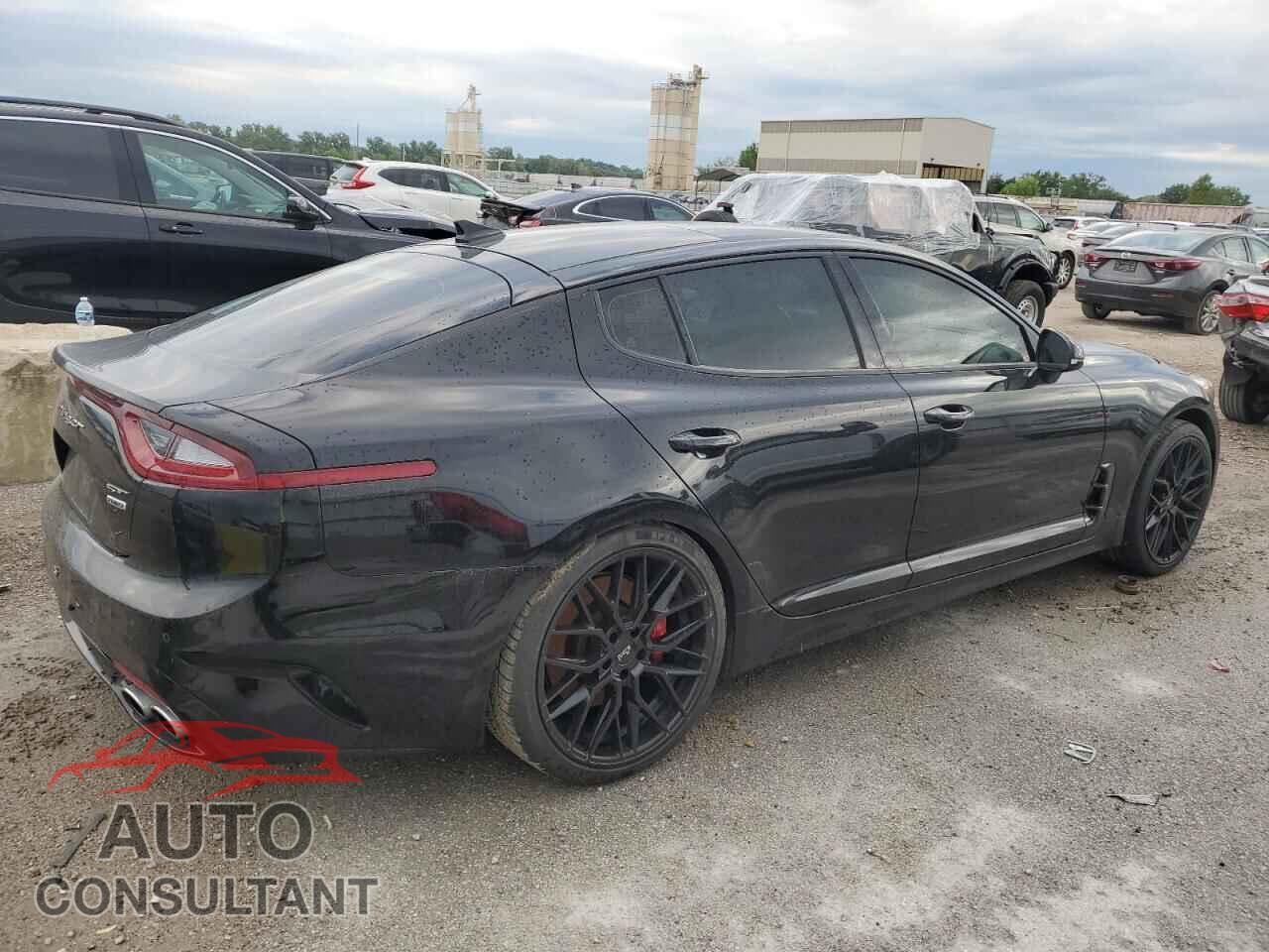KIA STINGER 2018 - KNAE45LC1J6038779
