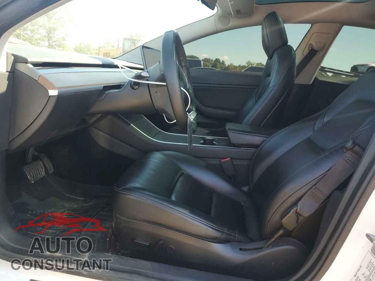 TESLA MODEL 3 2019 - 5YJ3E1EA7KF484288