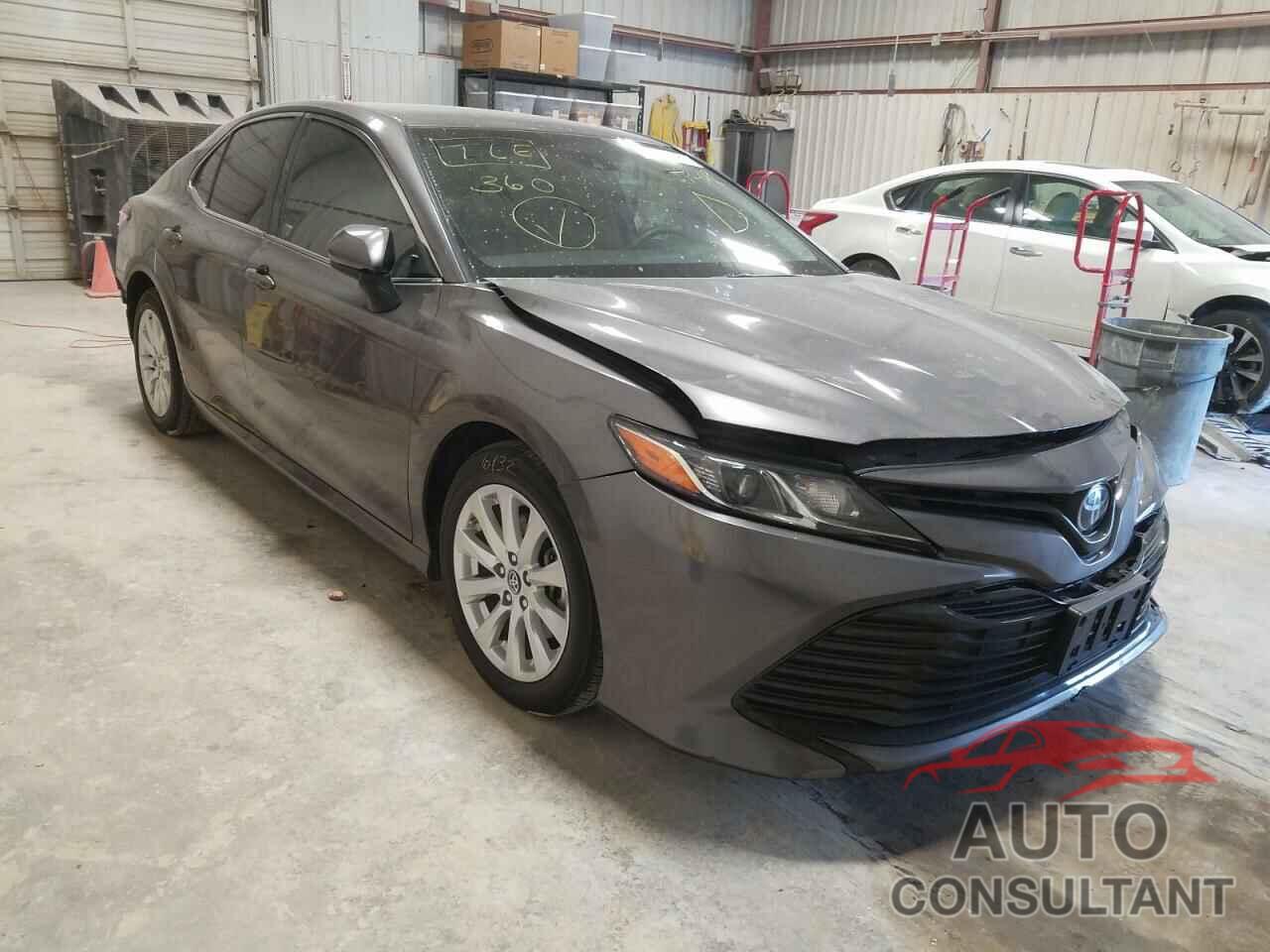 TOYOTA CAMRY 2018 - 4T1B11HK7JU016980
