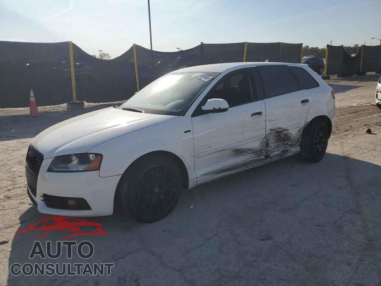 AUDI A3 2012 - WAUDFAFM9CA137448
