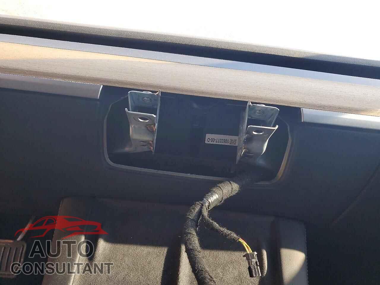 TESLA MODEL 3 2021 - 5YJ3E1EA8MF009610