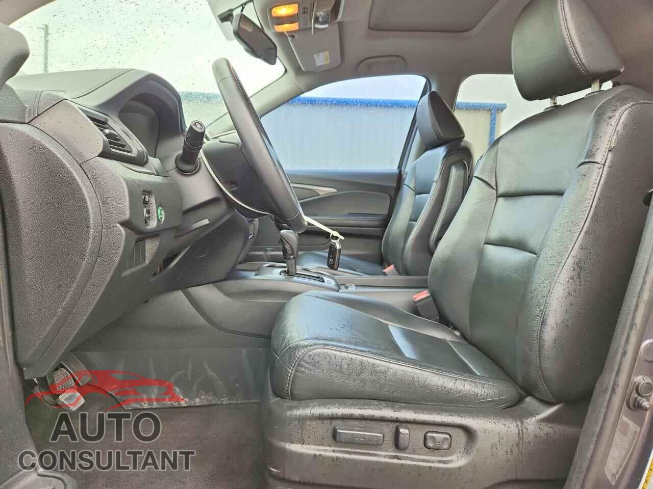 HONDA PILOT 2017 - 5FNYF5H58HB006737